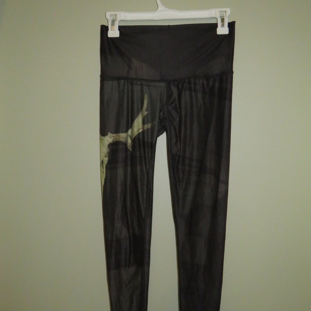 Teeki Yoga Hot Pants Deer Medicine